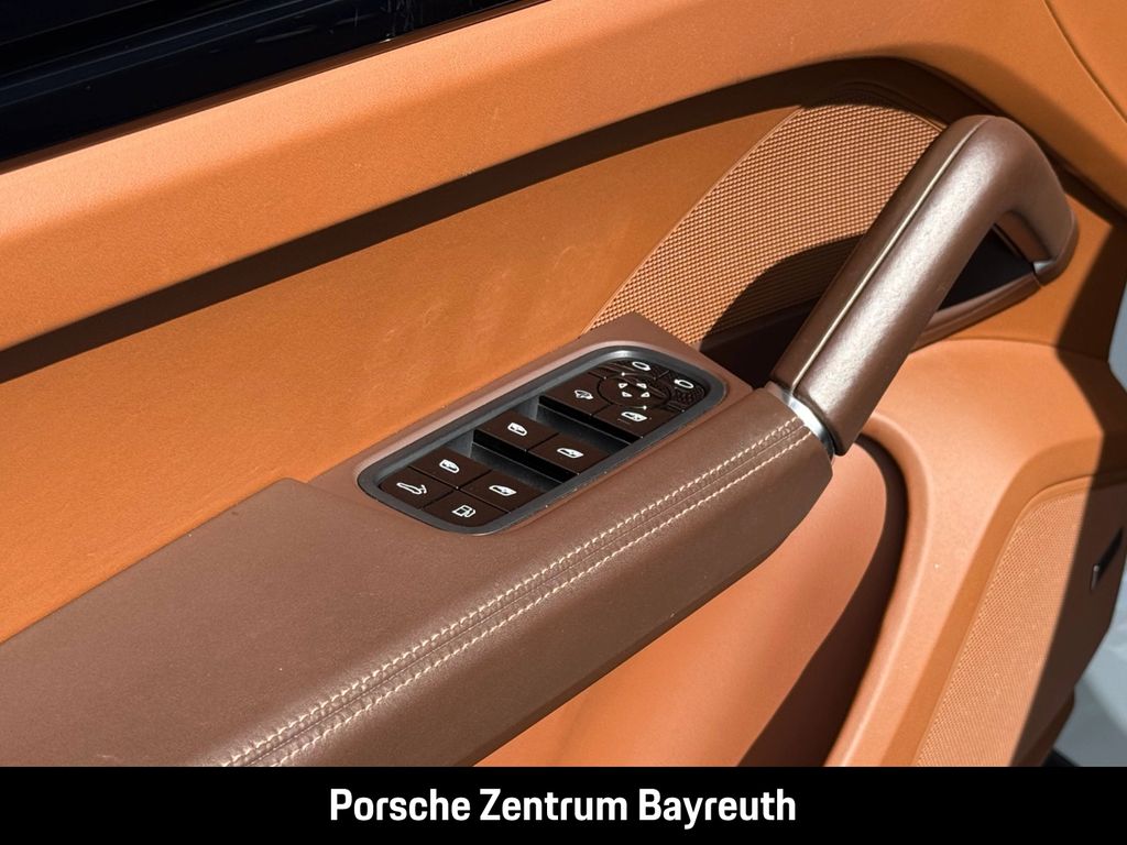 Porsche Cayenne 2021
