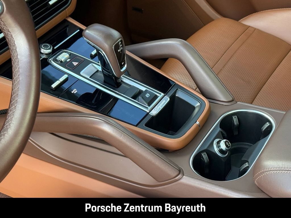 Porsche Cayenne 2021