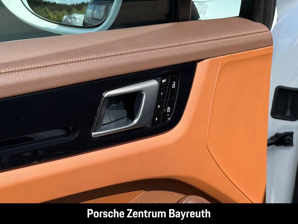 Porsche Cayenne 2021