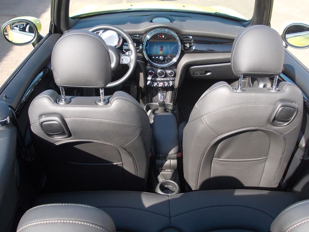 MINI Cooper Cabrio 2023