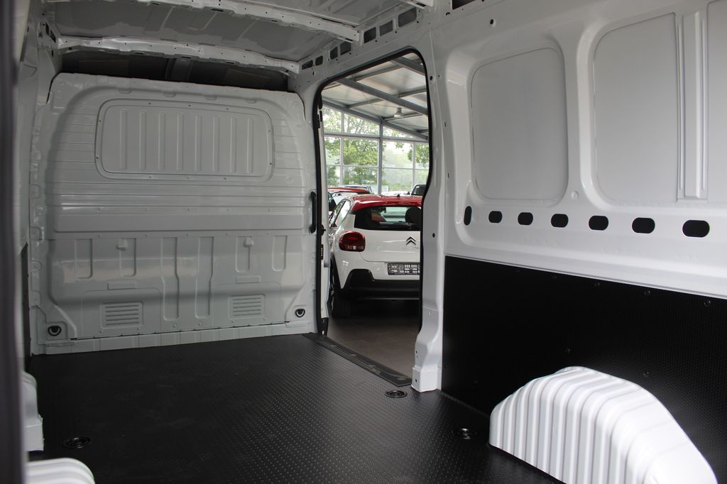 Maxus Deliver 9