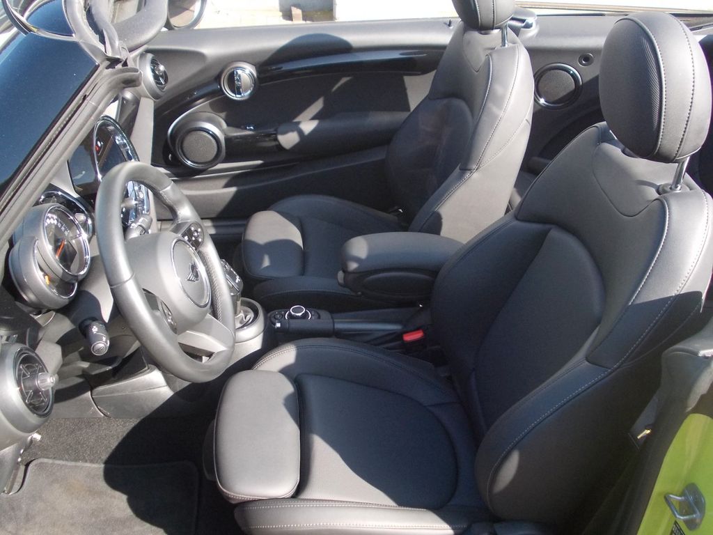 MINI Cooper Cabrio 2023