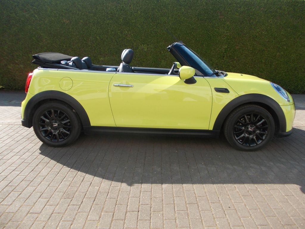 MINI Cooper Cabrio 2023