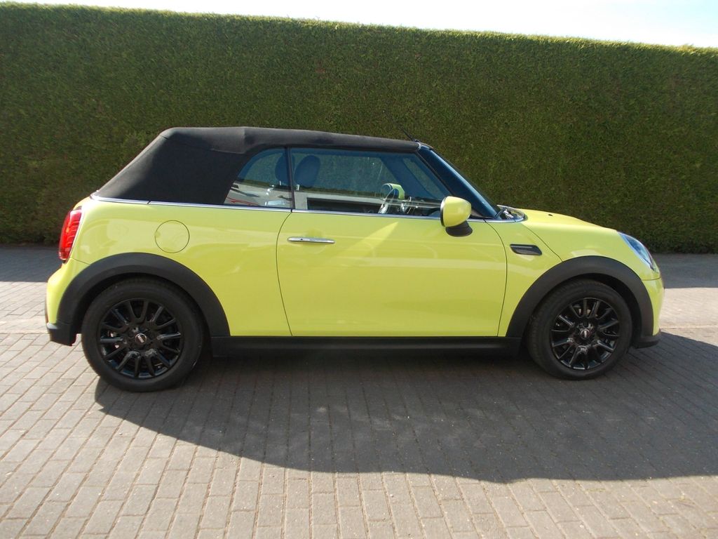 MINI Cooper Cabrio 2023