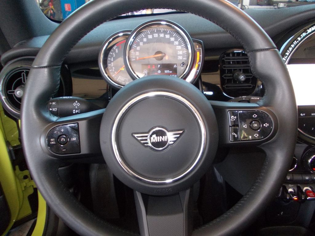 MINI Cooper Cabrio 2023