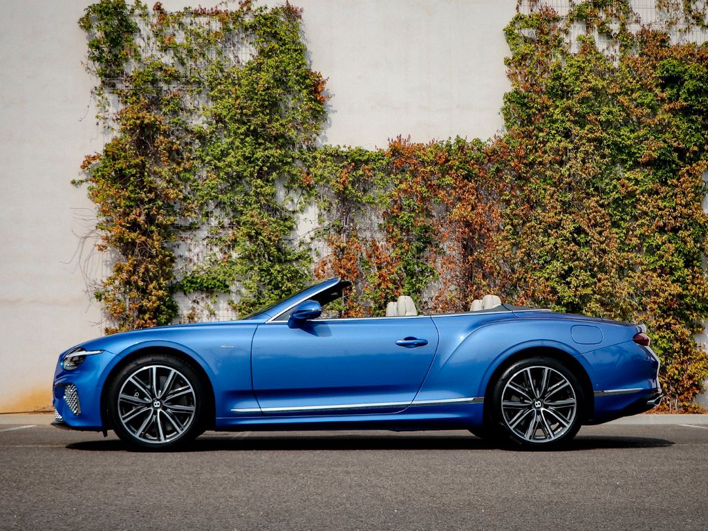 Bentley Continental GTC 2025