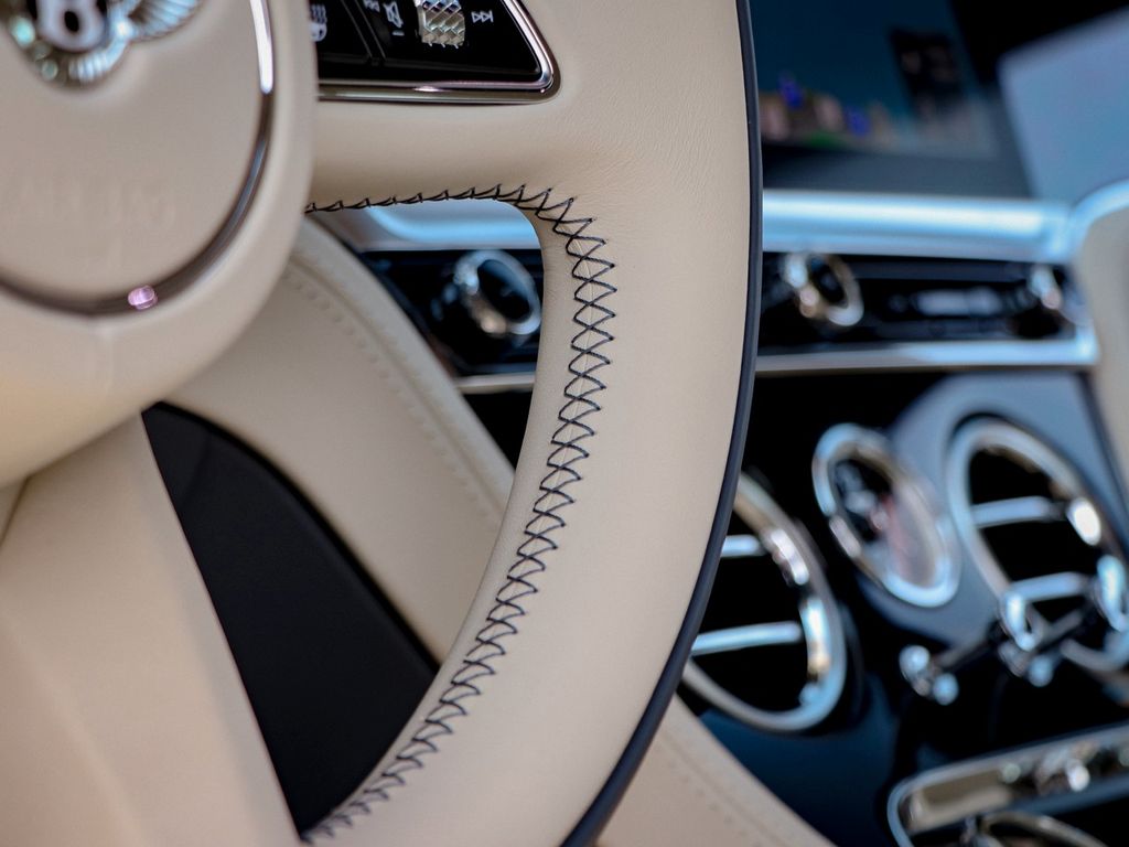 Bentley Continental GTC 2025