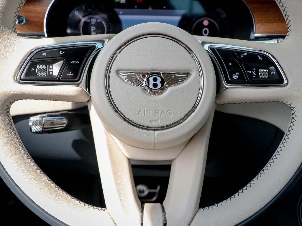 Bentley Continental GTC 2025