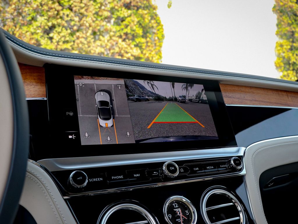 Bentley Continental GTC 2025