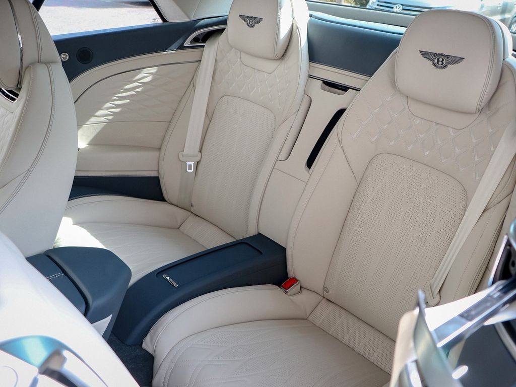 Bentley Continental GTC 2025