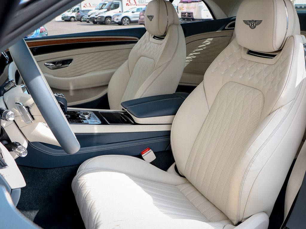 Bentley Continental GTC 2025