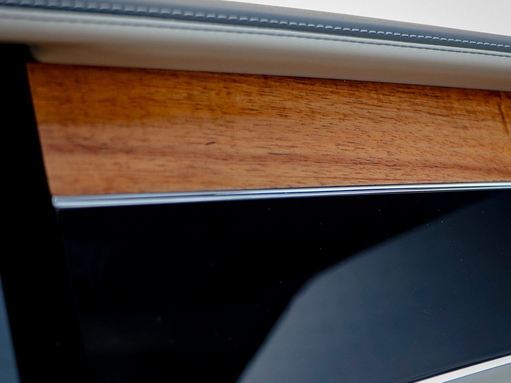 Bentley Continental GTC 2025