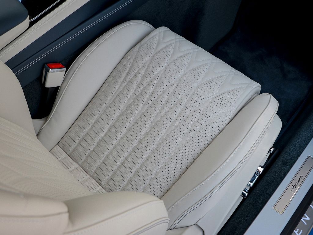 Bentley Continental GTC 2025