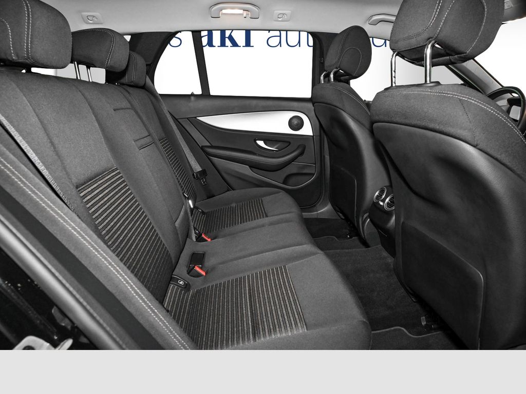 Mercedes-Benz E 220 2023