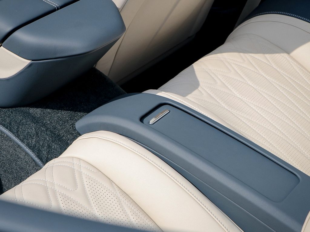 Bentley Continental GTC 2025