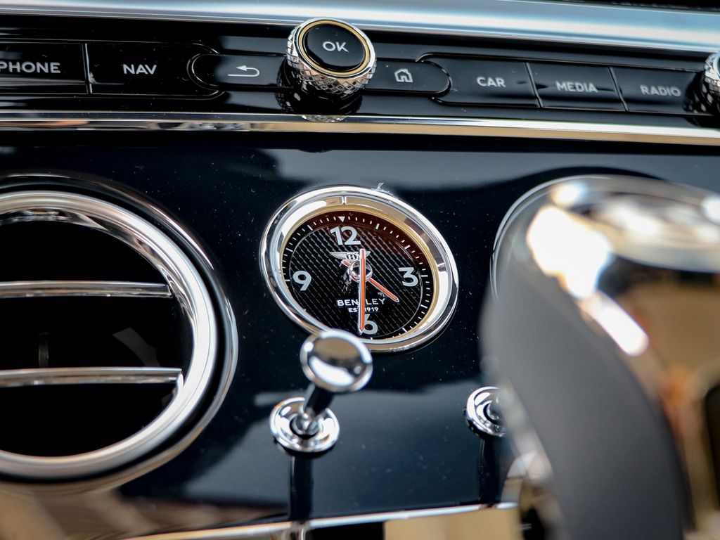 Bentley Continental GTC 2025