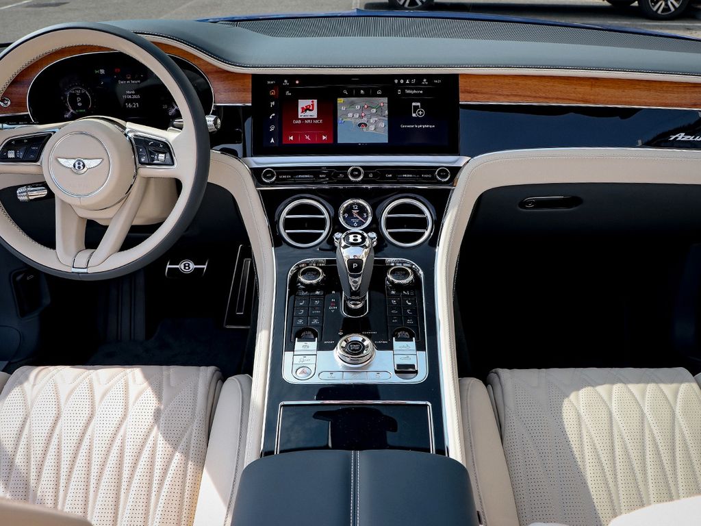 Bentley Continental GTC 2025