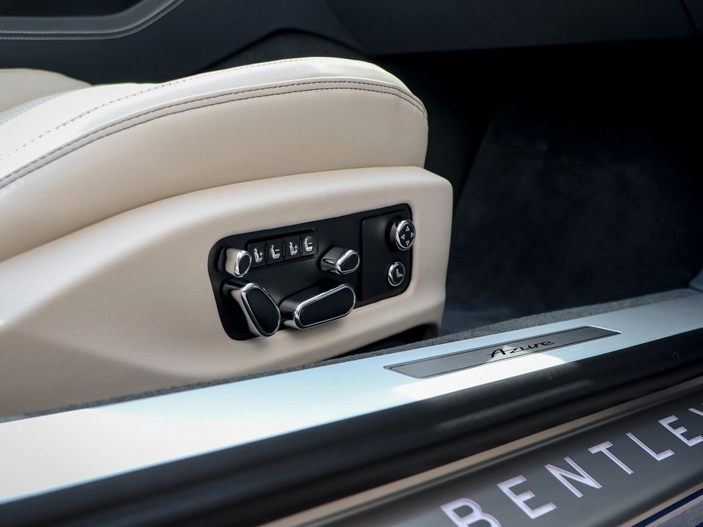 Bentley Continental GTC 2025