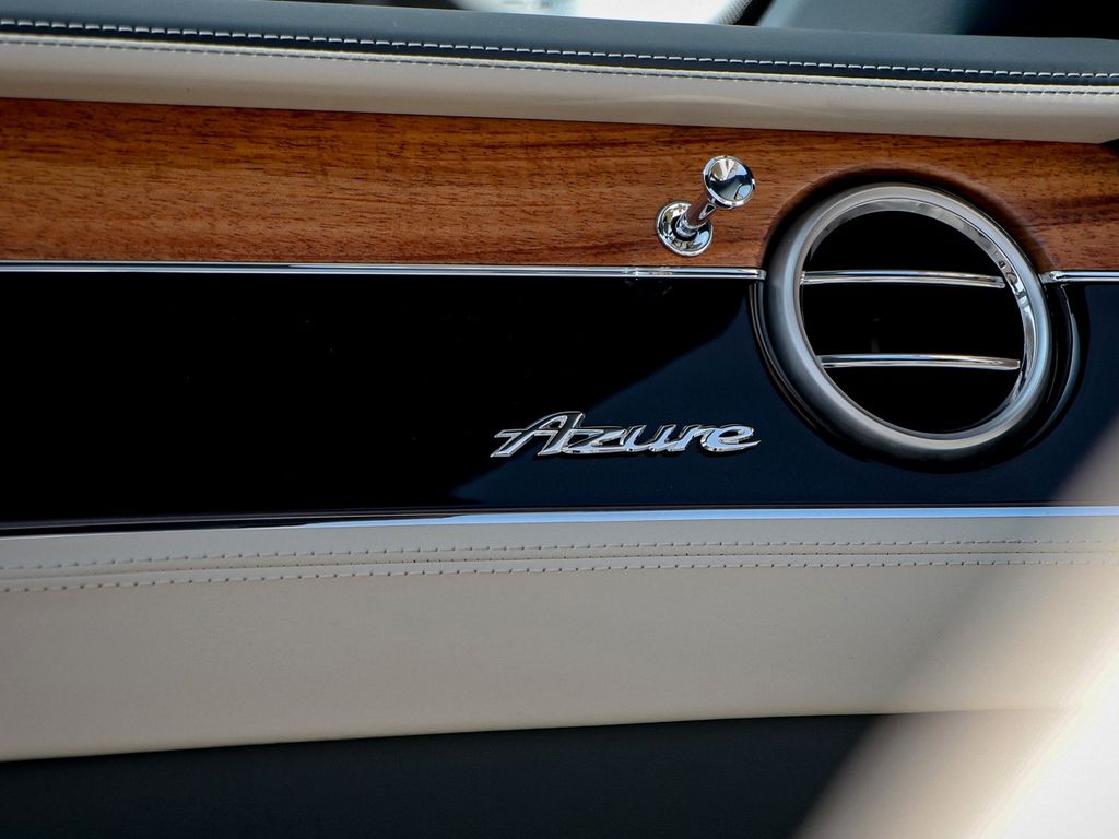 Bentley Continental GTC 2025