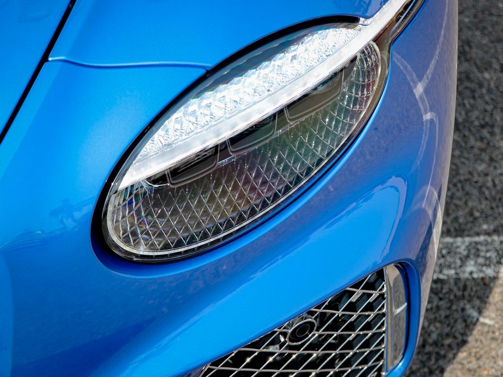 Bentley Continental GTC 2025