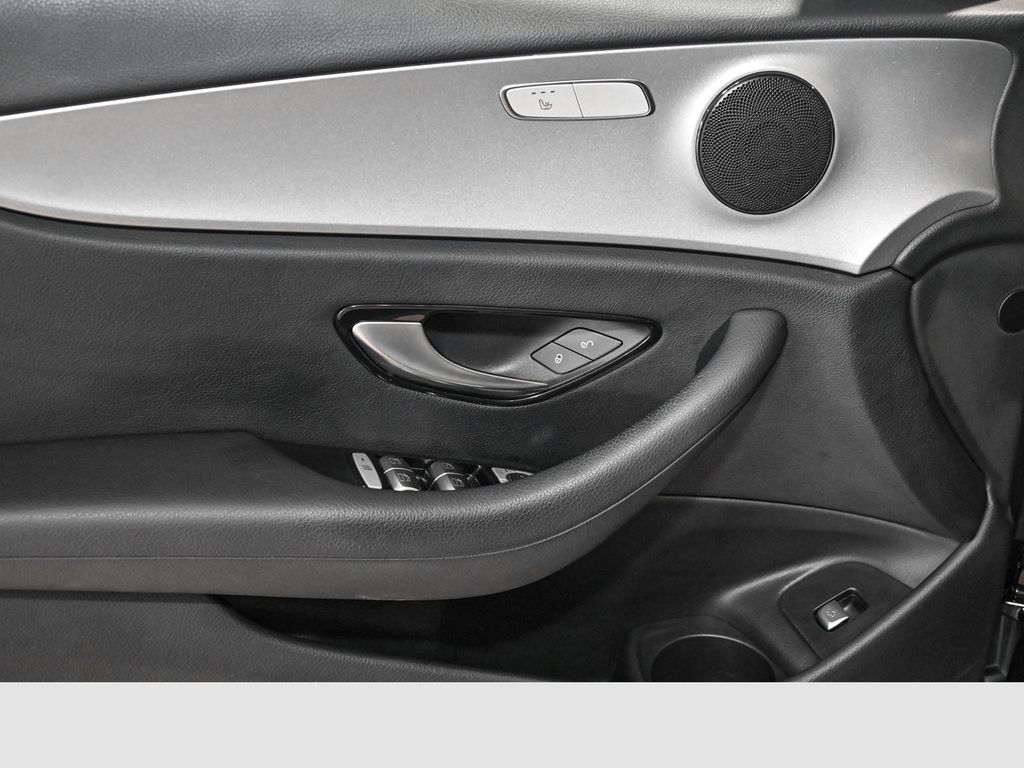 Mercedes-Benz E 220 2023