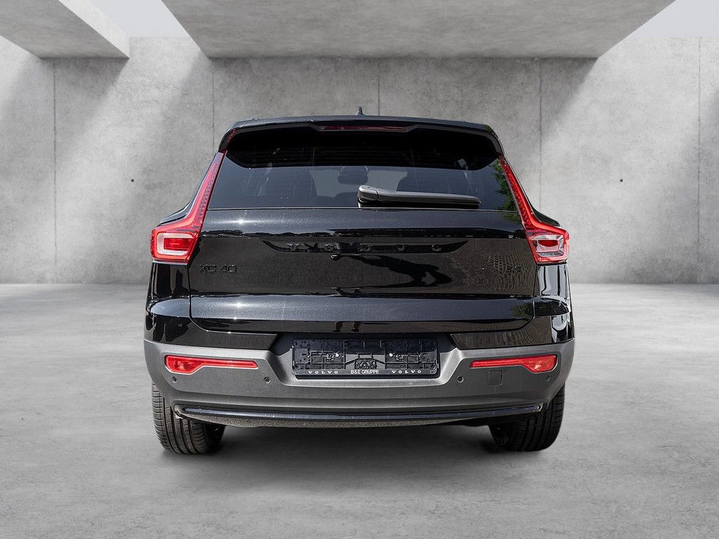 Volvo XC40 2025