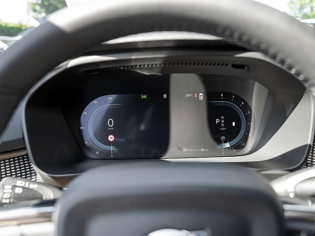 Volvo XC40 2025