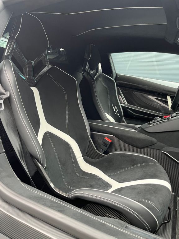 Lamborghini Aventador 2016