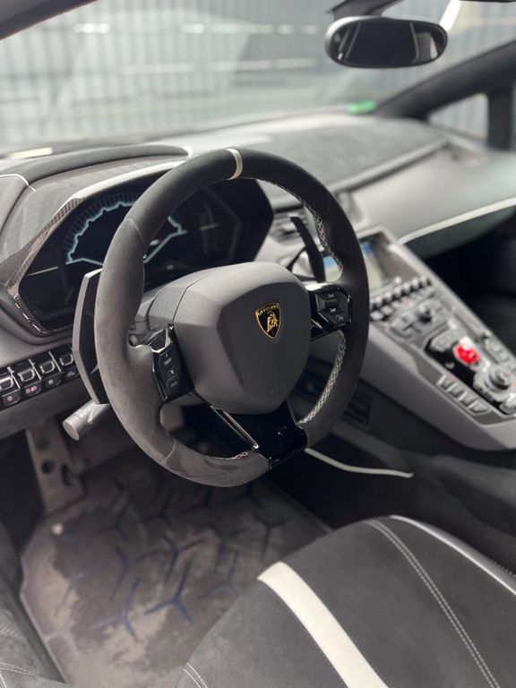 Lamborghini Aventador 2016