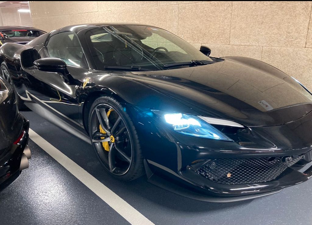 Ferrari 296 GTB 2025