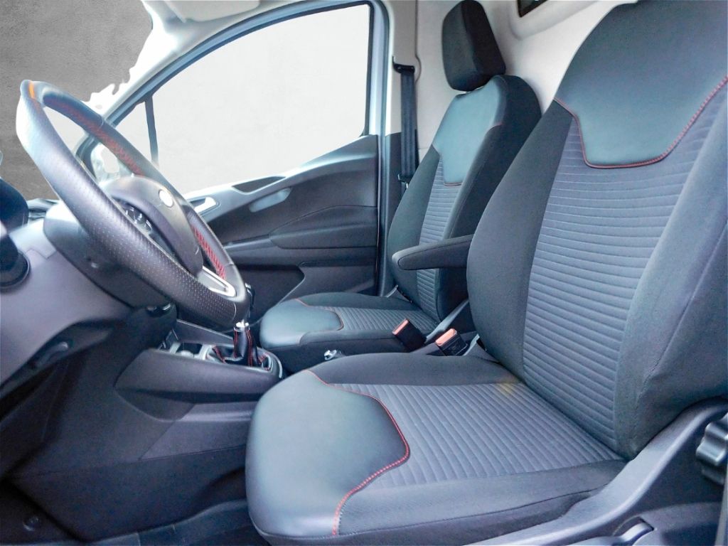 Ford Transit Courier 2023