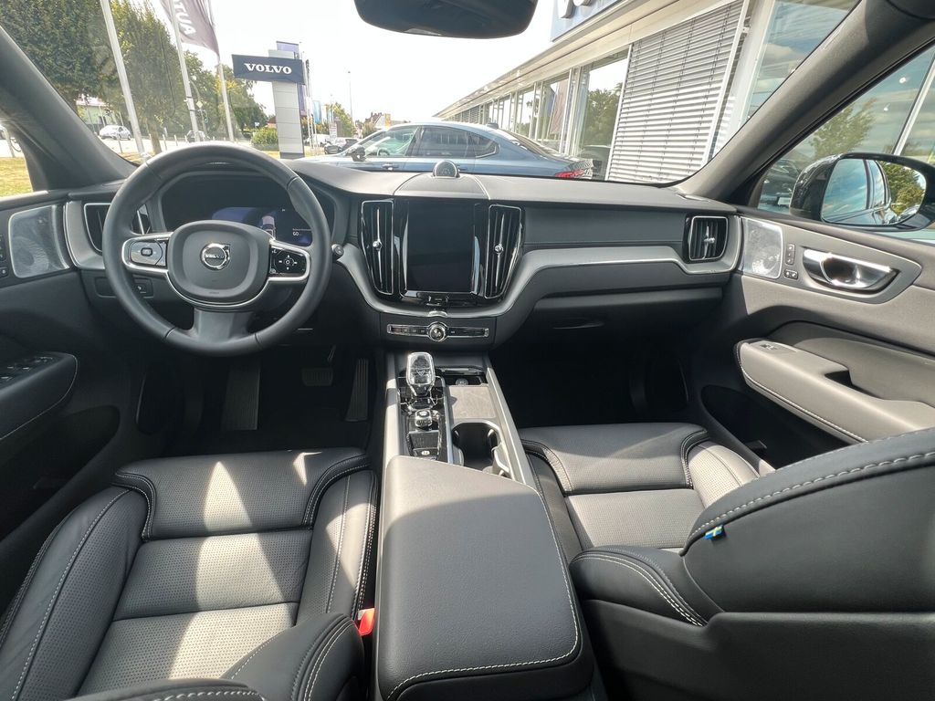 Volvo XC60 2025