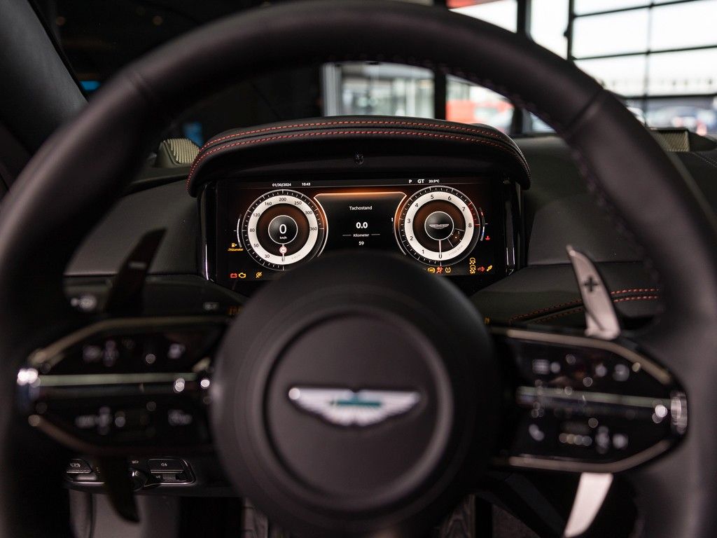 Aston Martin DB12 2025