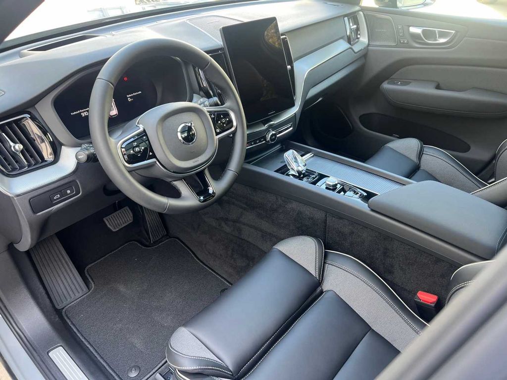 Volvo XC60 2025