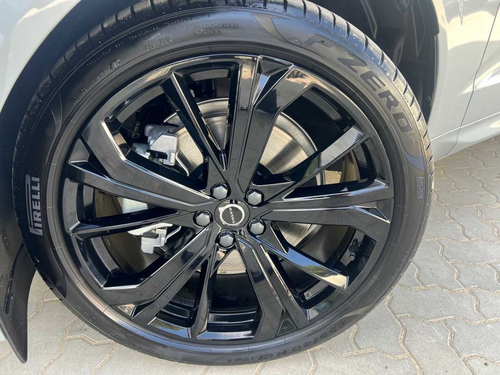 Volvo XC60 2025
