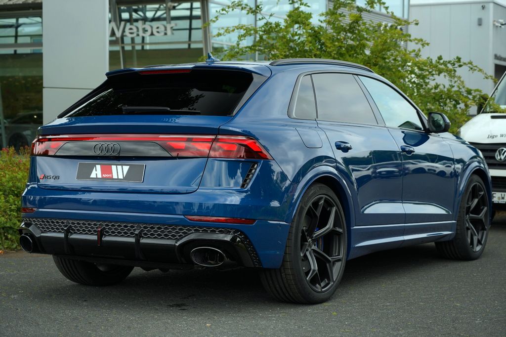 Audi RSQ8
