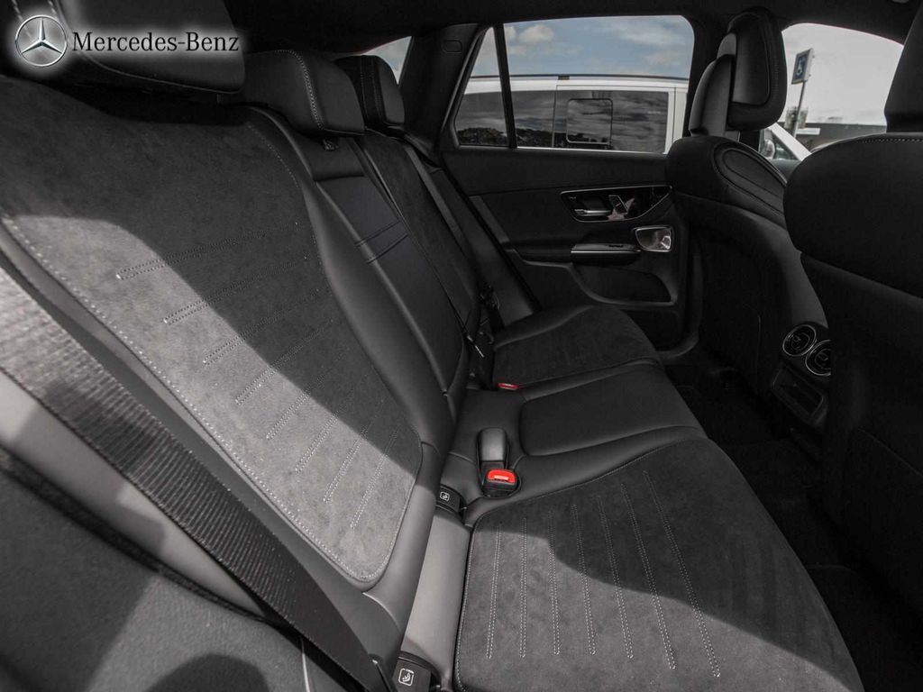 Mercedes-Benz GLC 300 2025