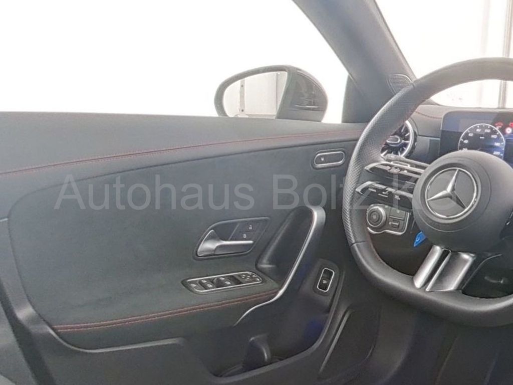 Mercedes-Benz CLA 200 2024