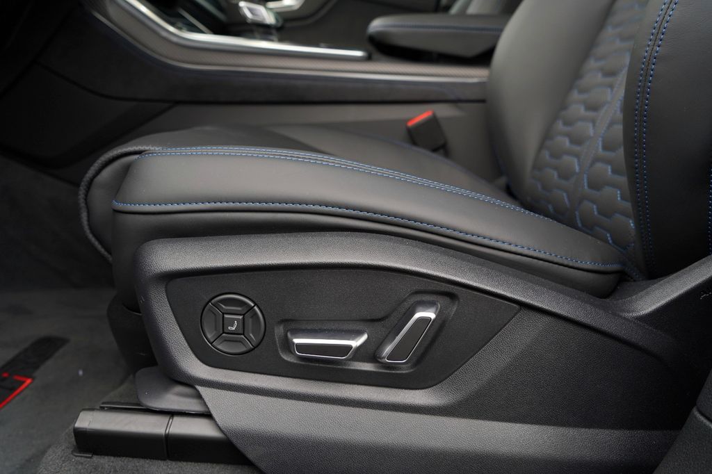 Audi RSQ8 2025