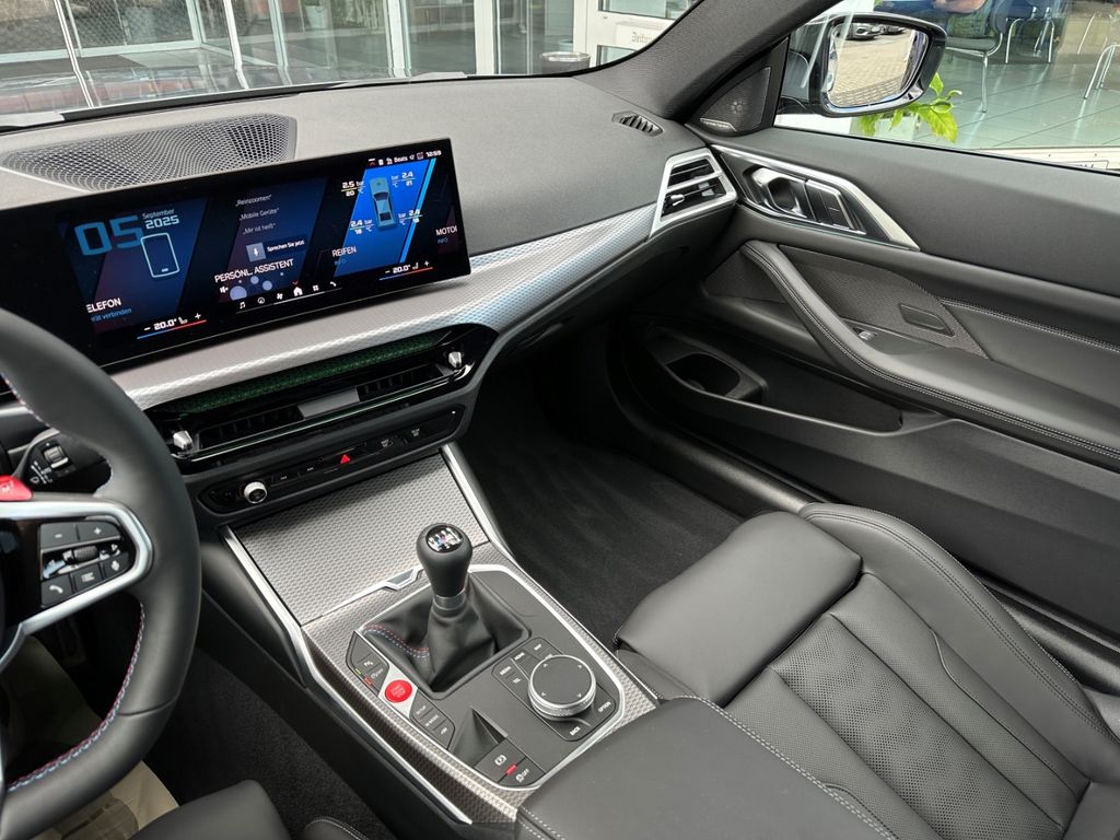 BMW M4 2025