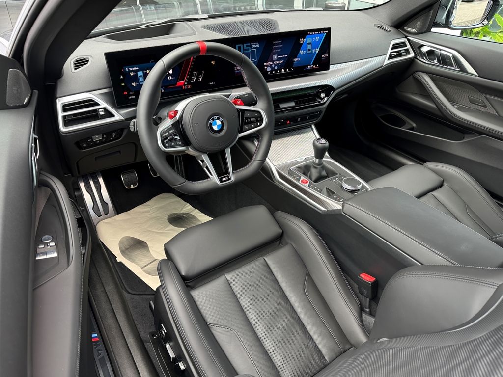 BMW M4 2025