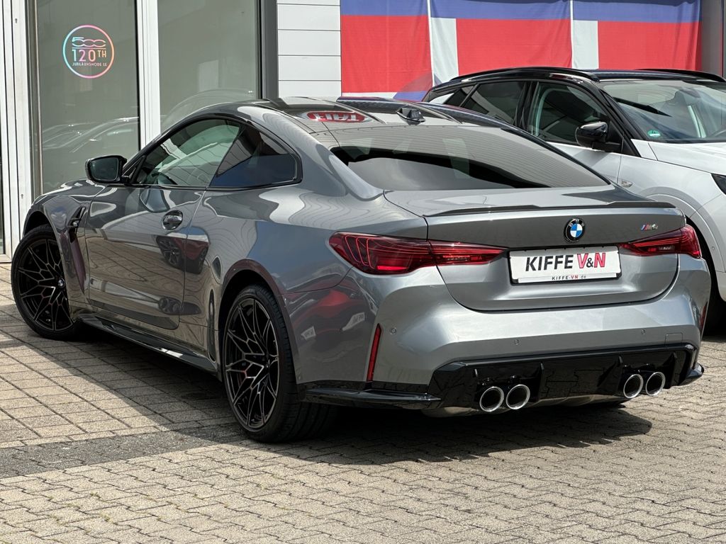 BMW M4 2025