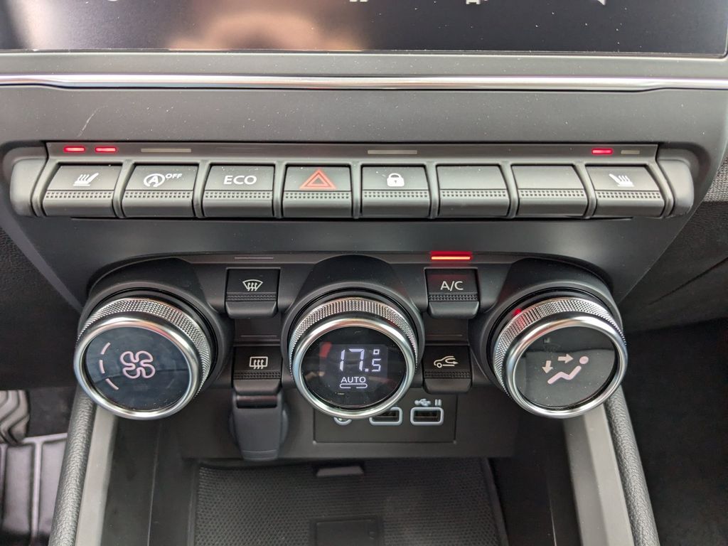 Mitsubishi Colt 2025