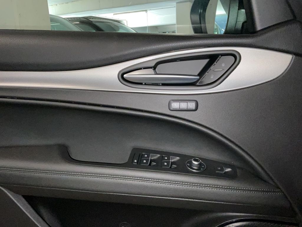 Alfa Romeo Stelvio 2025