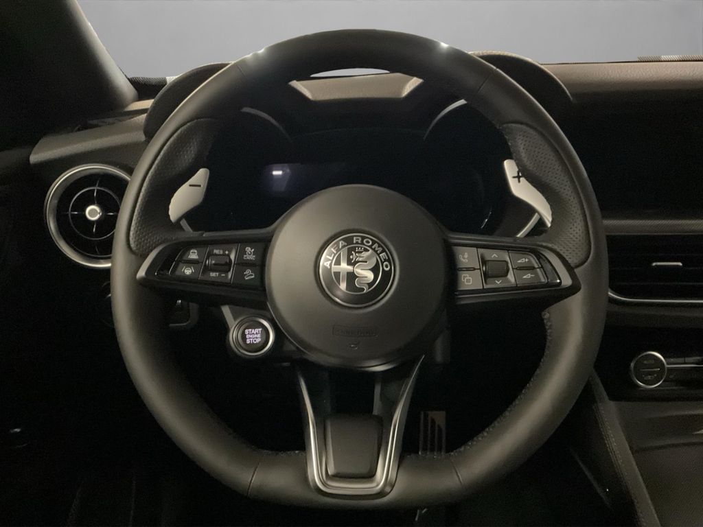 Alfa Romeo Stelvio 2025