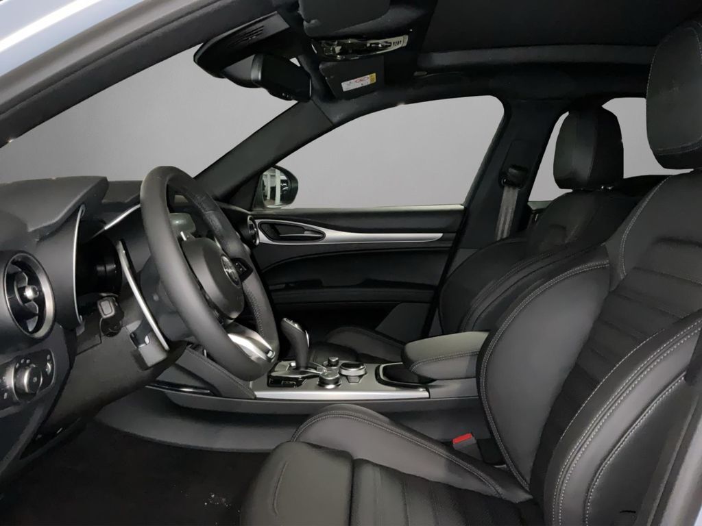 Alfa Romeo Stelvio 2025