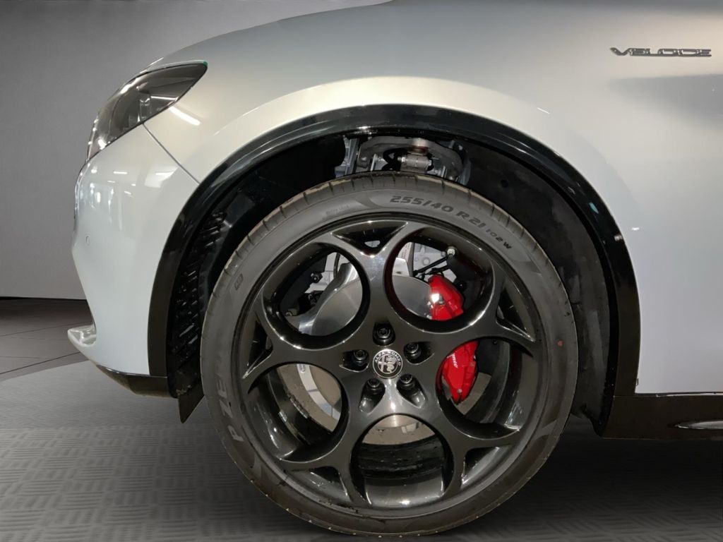 Alfa Romeo Stelvio 2025