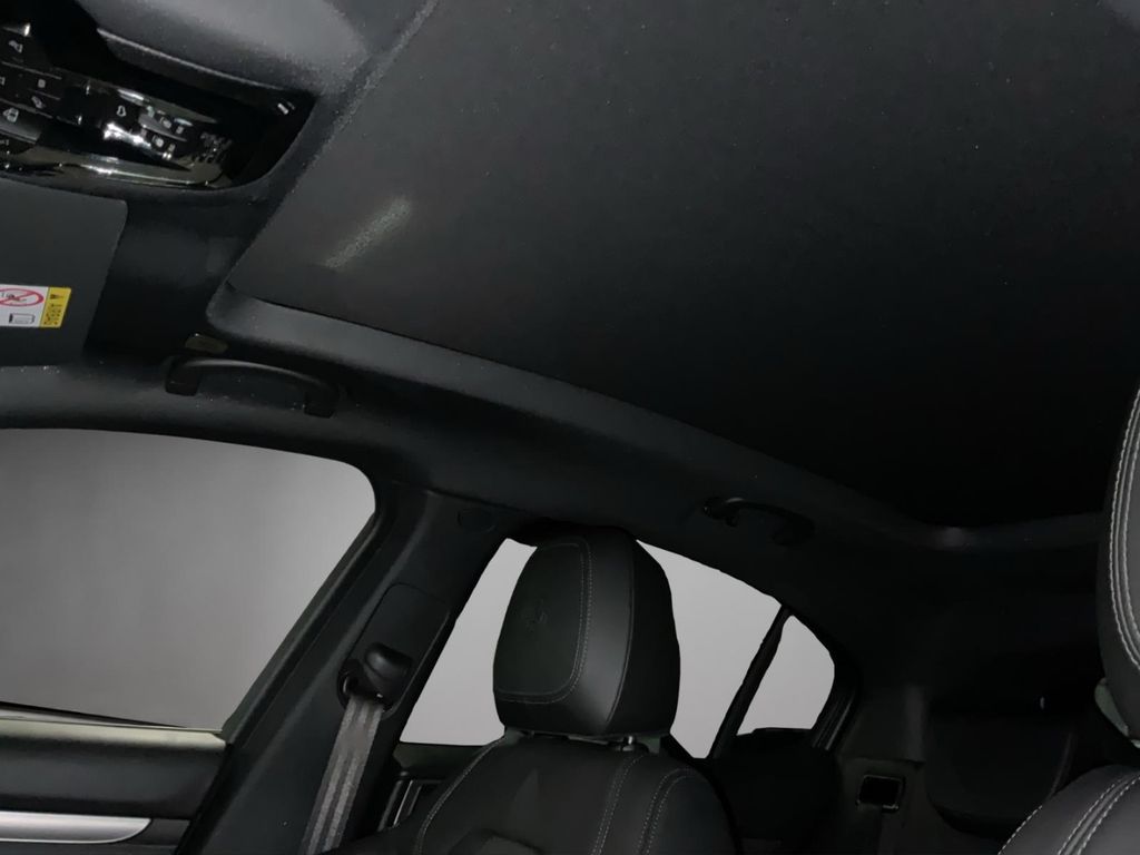 Alfa Romeo Stelvio 2025