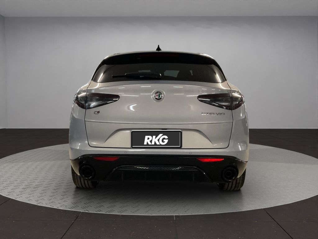 Alfa Romeo Stelvio 2025