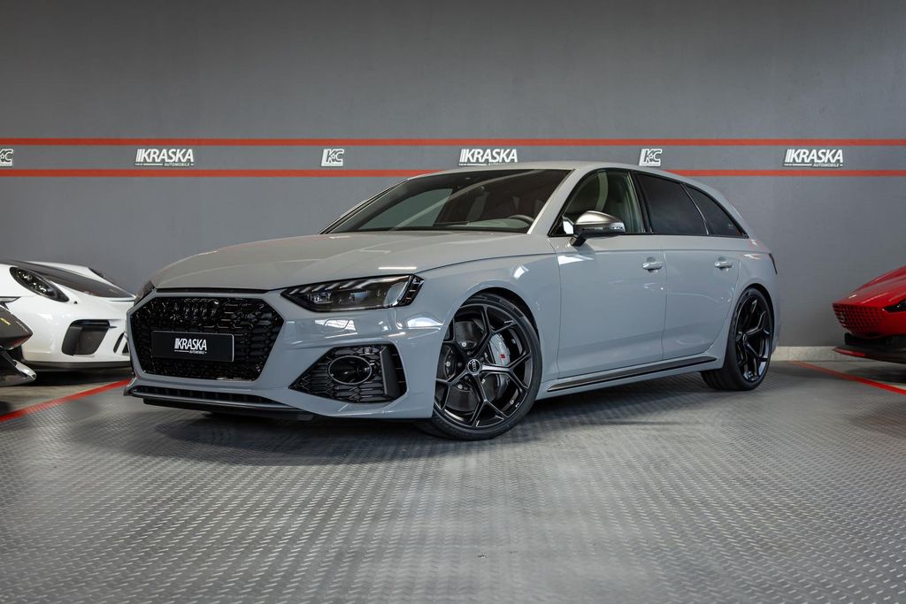 Audi RS4 2025